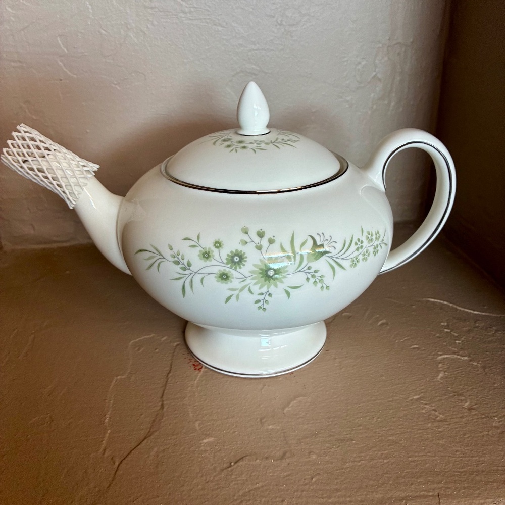 Wedgwood Westbury Bone China Tea Pot